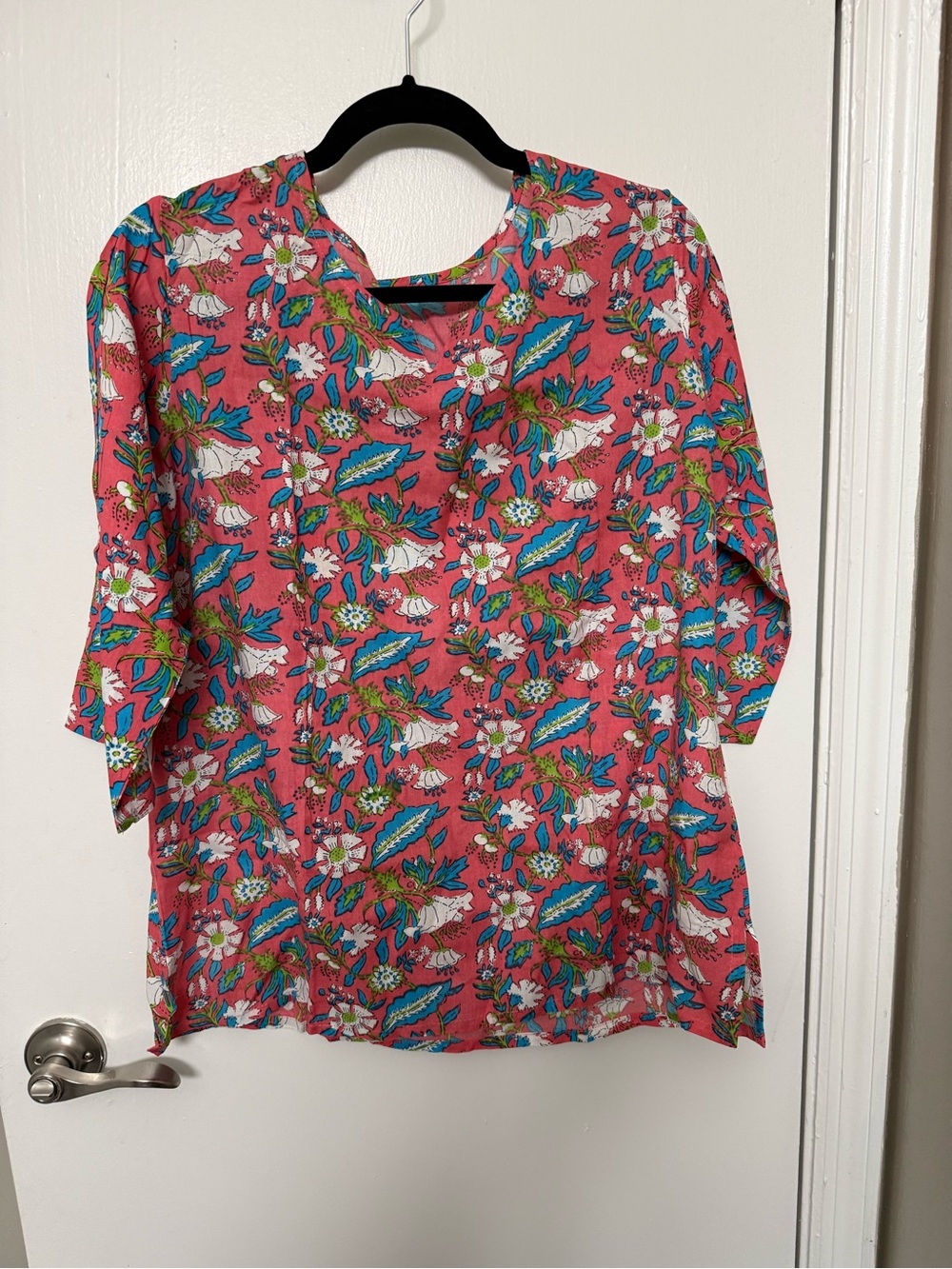 Women's Floral Print Split-Neck Top - Pink